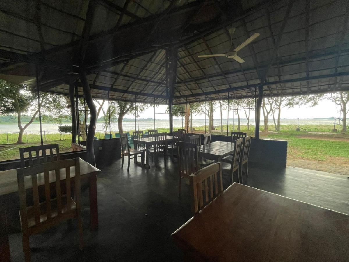 Hotel Lake Park Polonnaruwa Exterior photo