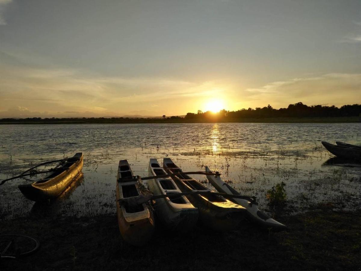 Hotel Lake Park Polonnaruwa Exterior photo