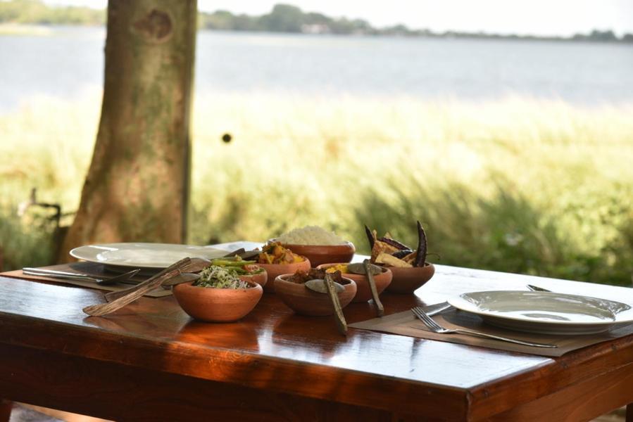 Hotel Lake Park Polonnaruwa Exterior photo