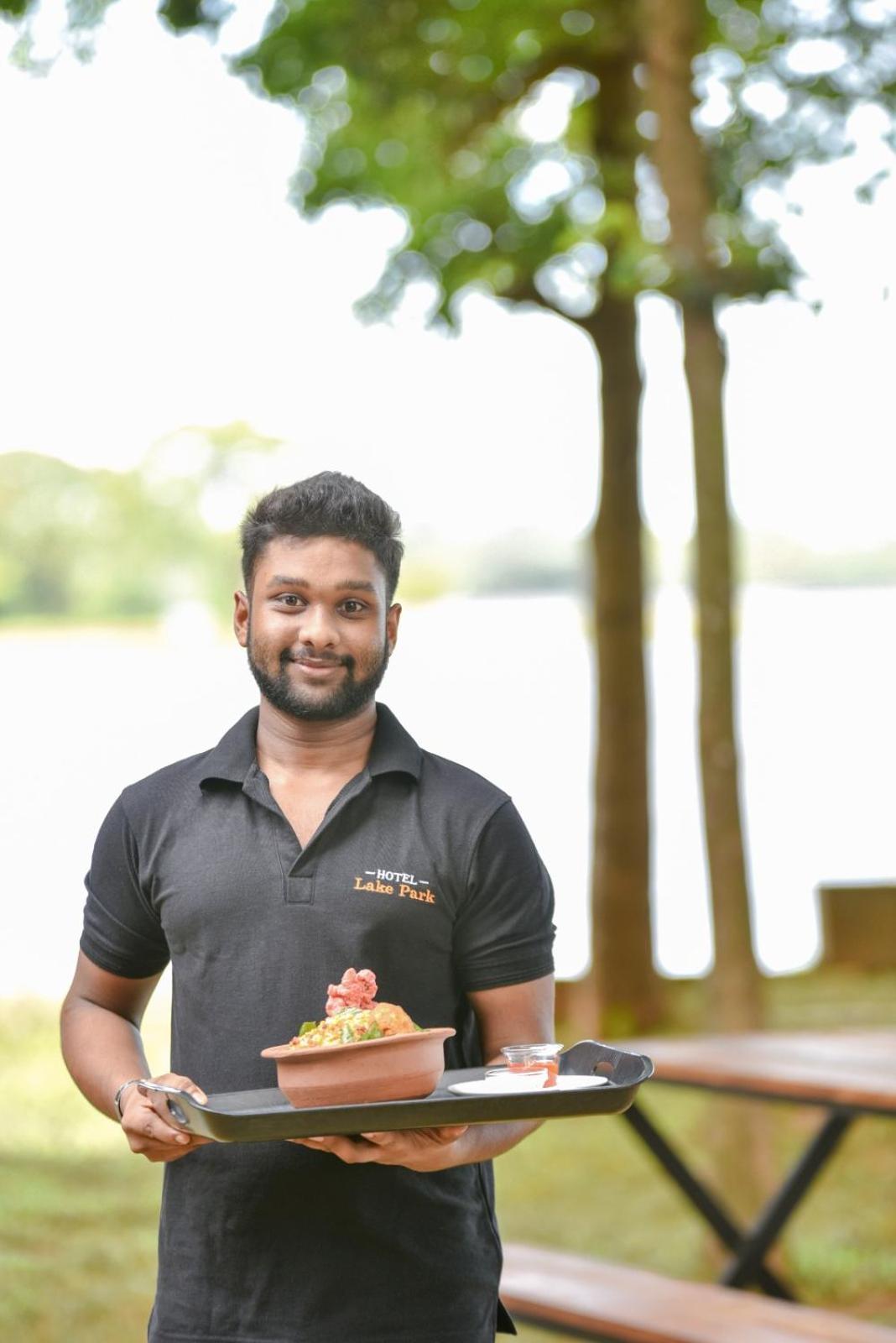 Hotel Lake Park Polonnaruwa Exterior photo